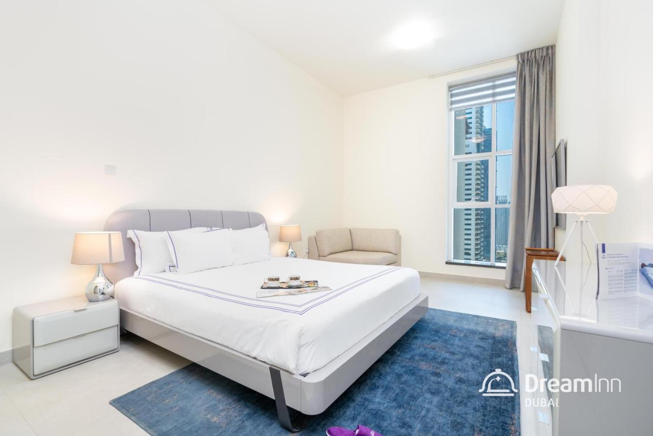 Dream Inn Apartments - Marina Arcade Tower Дубай Экстерьер фото