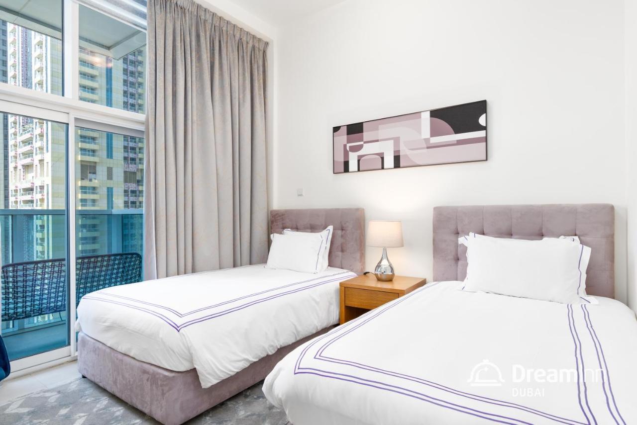 Dream Inn Apartments - Marina Arcade Tower Дубай Экстерьер фото