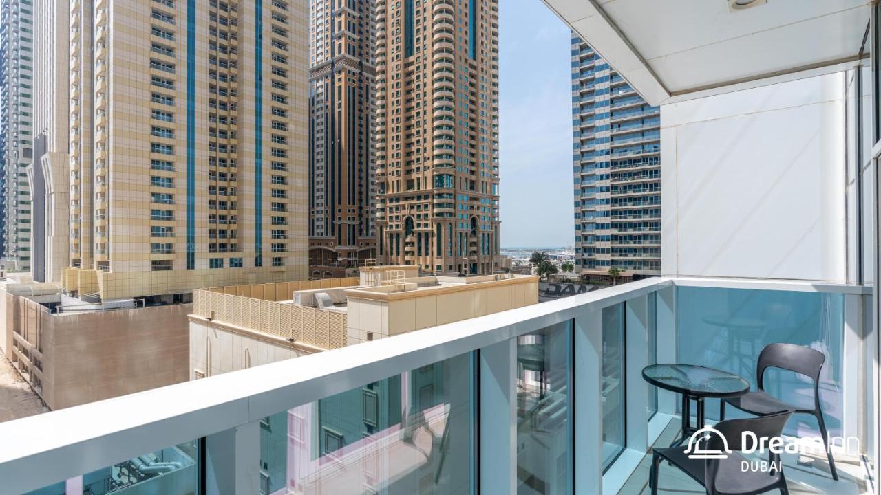 Dream Inn Apartments - Marina Arcade Tower Дубай Экстерьер фото